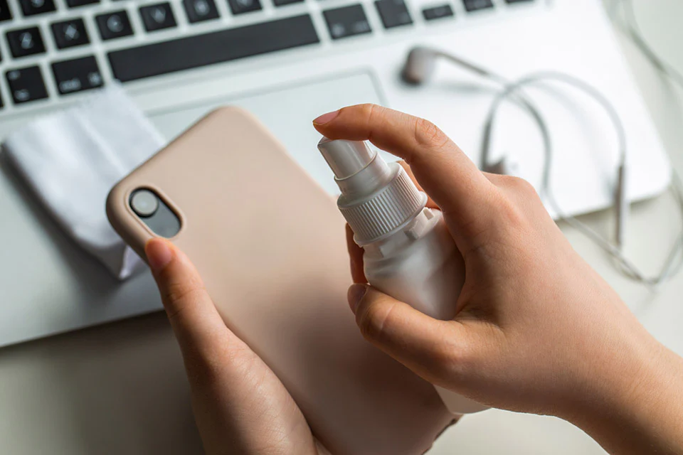 نگهداری لوازم جانبی موبایل