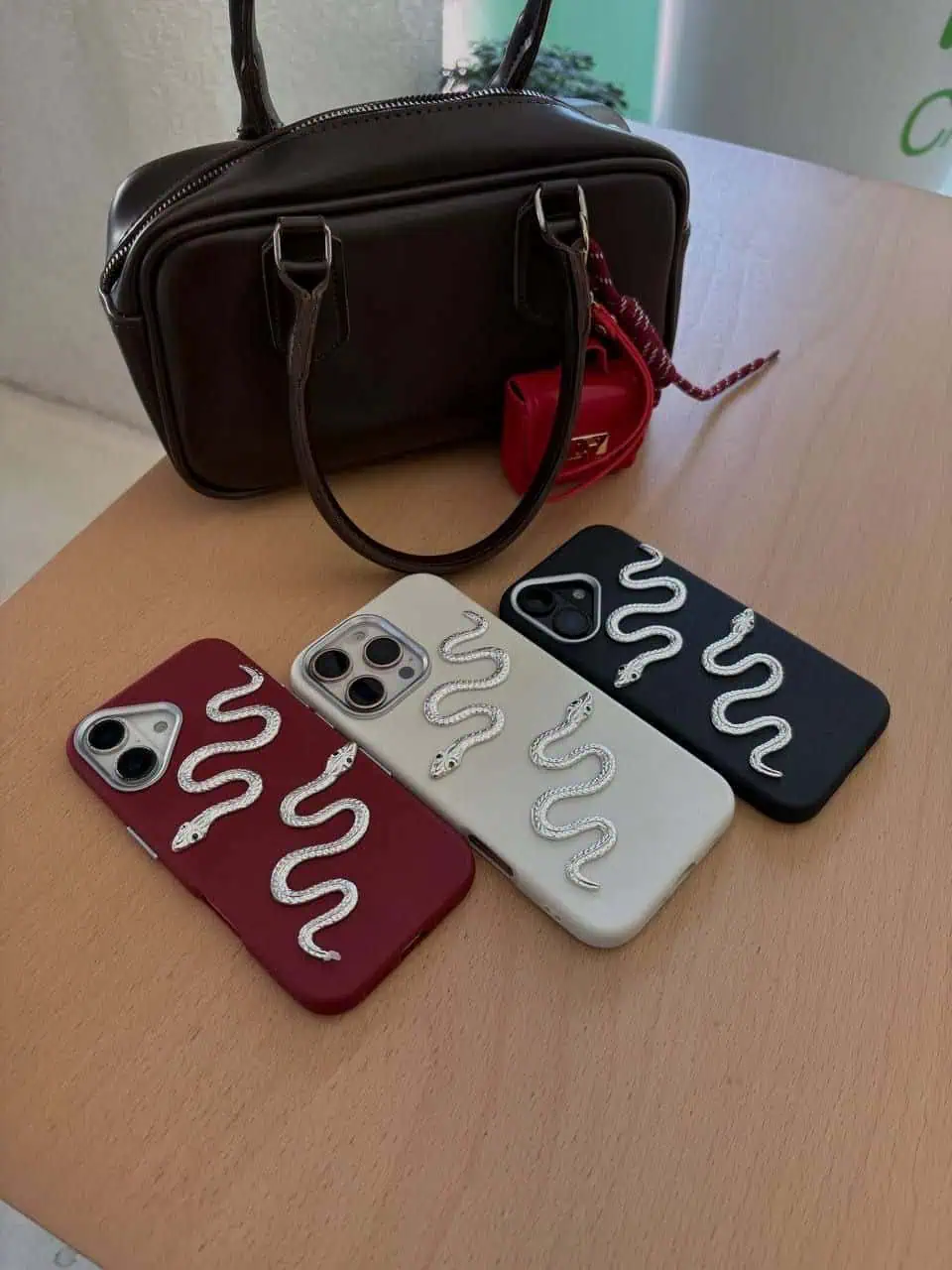 قاب چرمی مار5