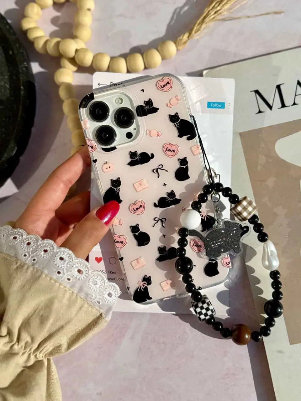 قاب گوشی پاپیون کت با آویز آیفون